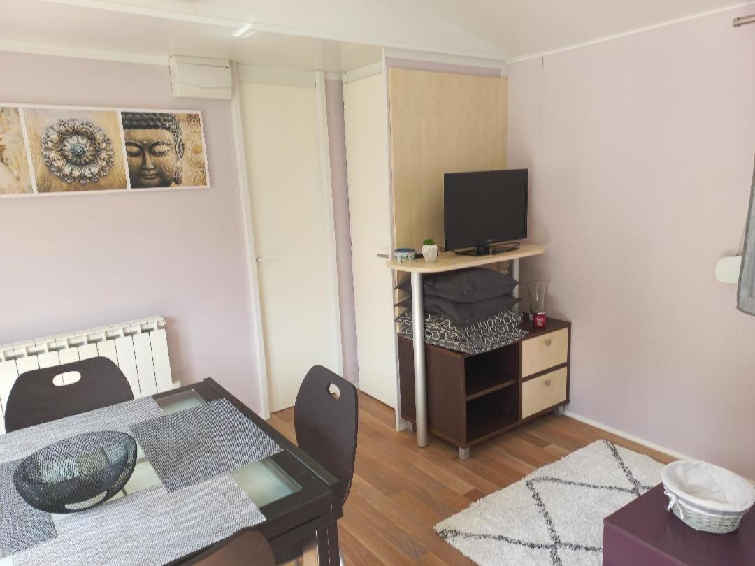 Les Chalets Salineens Salies-du-Salat Εξωτερικό φωτογραφία
