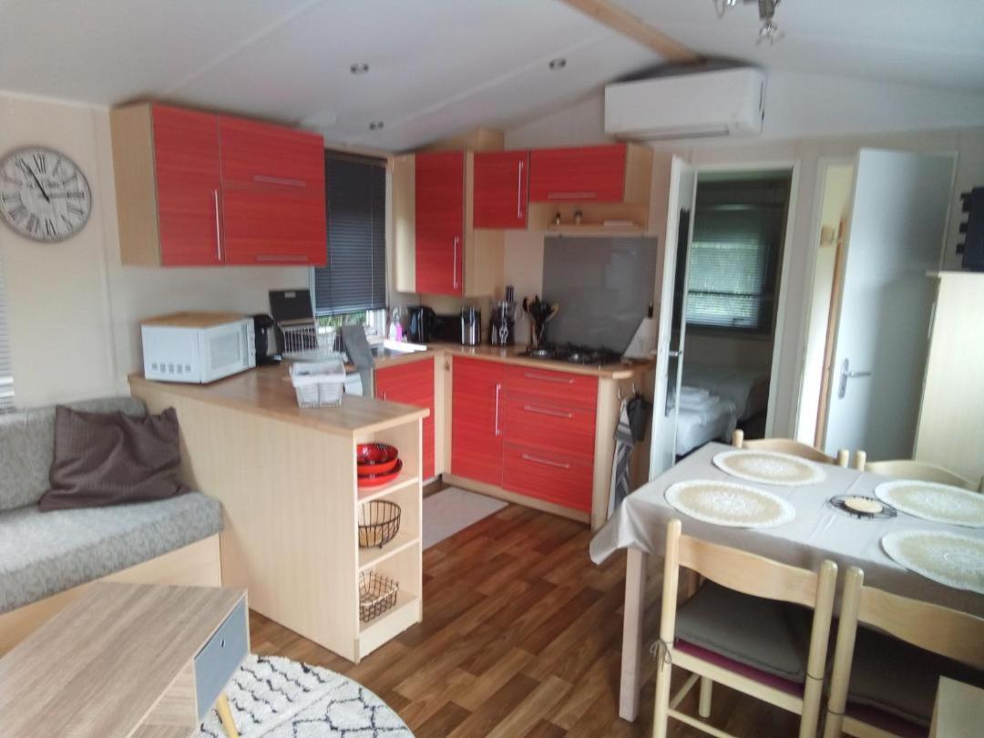 Les Chalets Salineens Salies-du-Salat Εξωτερικό φωτογραφία
